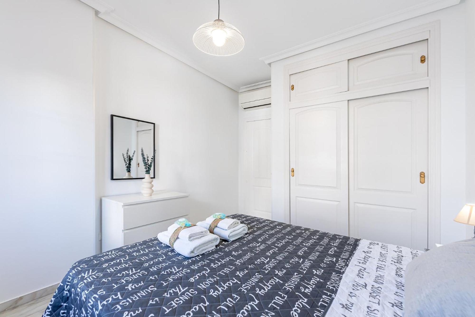 797 Holiday Rentals - Apartamento En Pueblo Quinta A 1 Min De La Playa เบนัลมาเดนา ภายนอก รูปภาพ