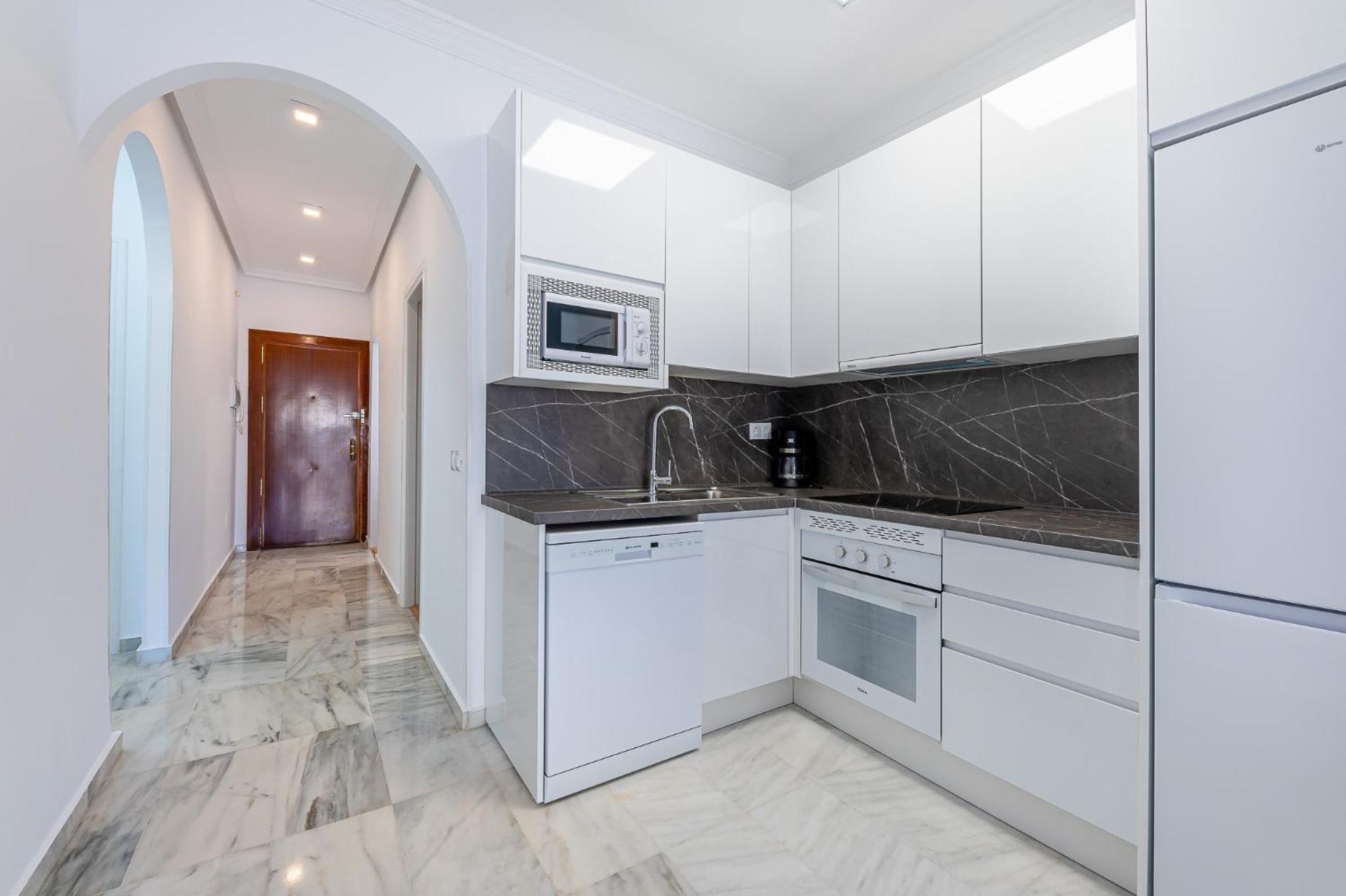 797 Holiday Rentals - Apartamento En Pueblo Quinta A 1 Min De La Playa เบนัลมาเดนา ภายนอก รูปภาพ