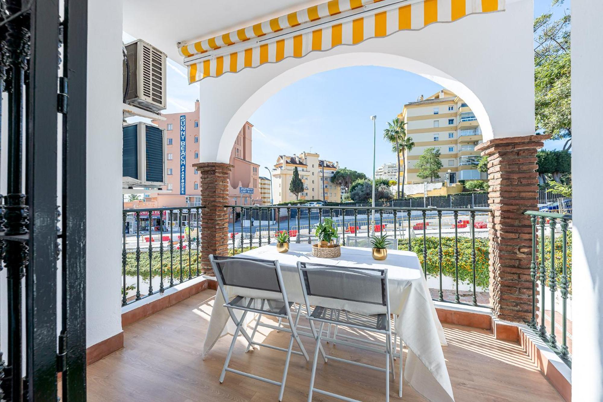 797 Holiday Rentals - Apartamento En Pueblo Quinta A 1 Min De La Playa เบนัลมาเดนา ภายนอก รูปภาพ